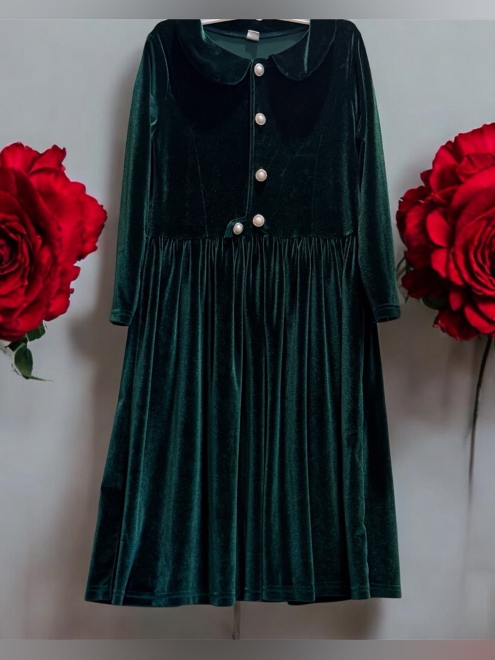 Girls' Emerald Green Velvet Dress with Pearl Buttons